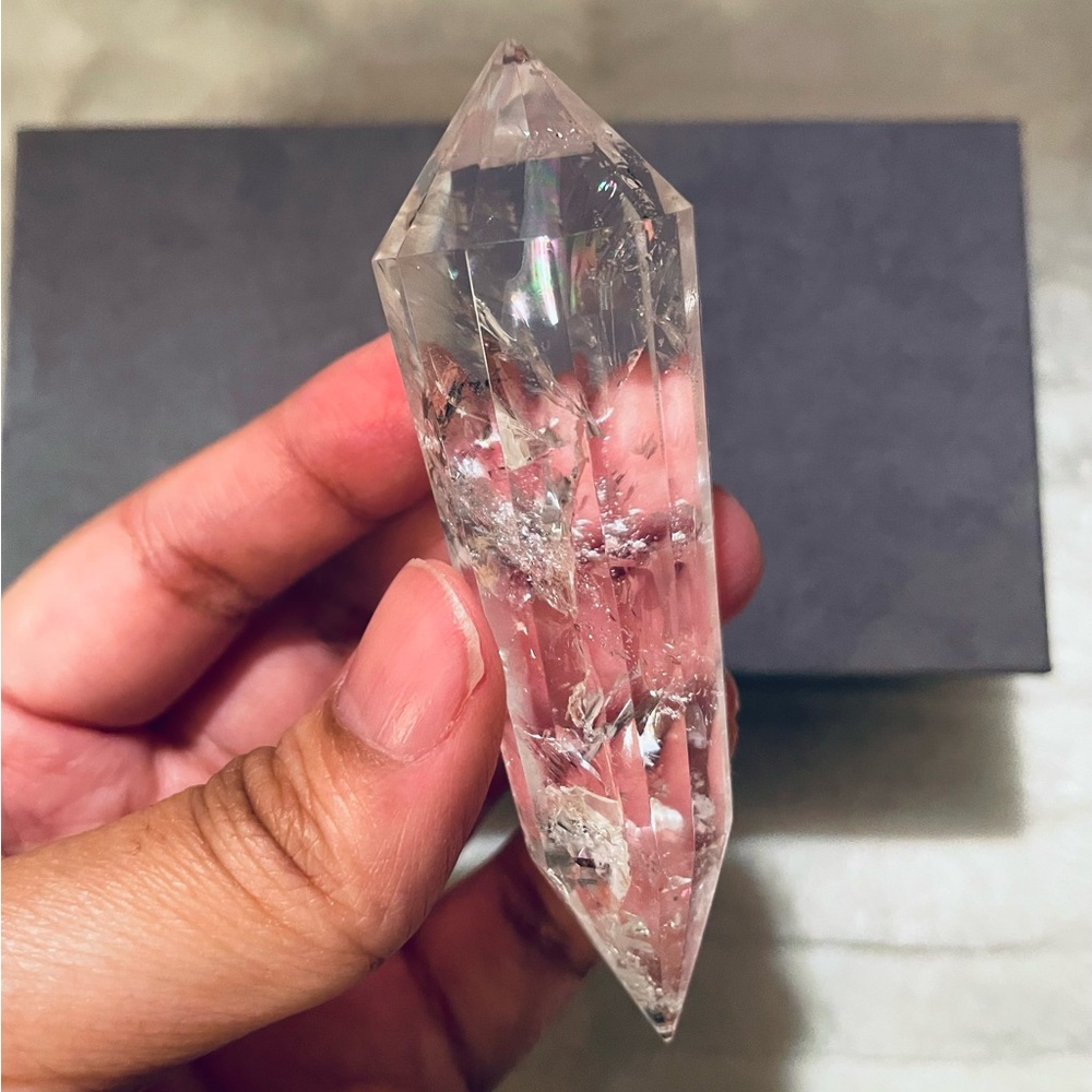 Rainbow Clear Quartz Vogel